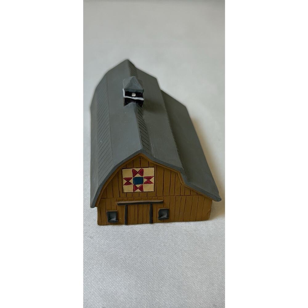 Blossom Bucket Miniature Plastic Farm Building